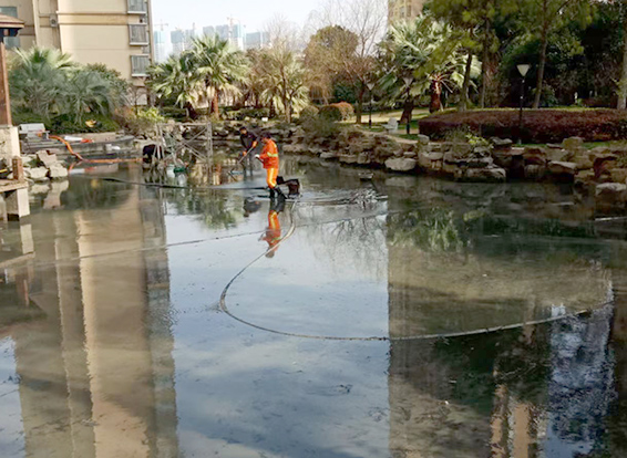 高安景观池淤泥清理